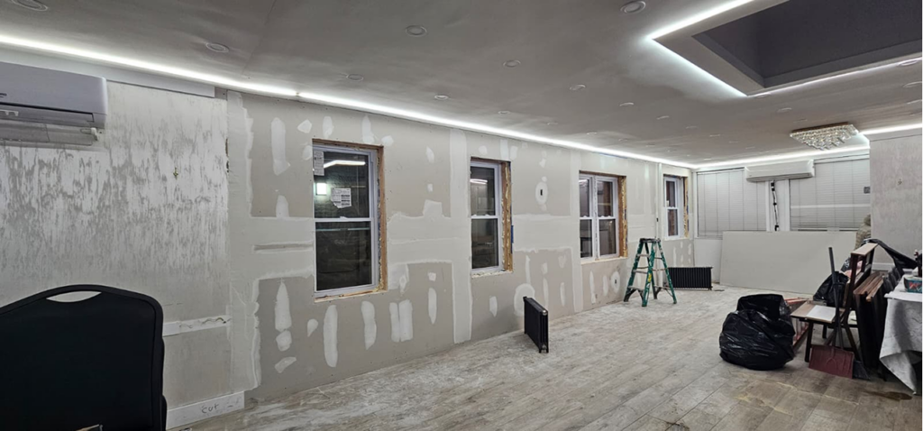 e5aceaeb-9650-40a8-be08-fd7d9fcedf11 1